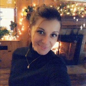 Meet your Posher, Candace